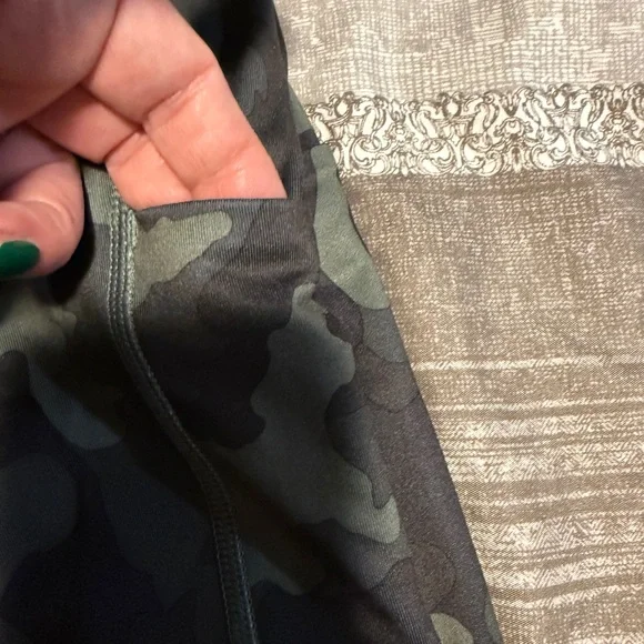 Tek Gear Camo and Black Workout Shorts “biker style” or “shapewear” - Picture 4 of 6